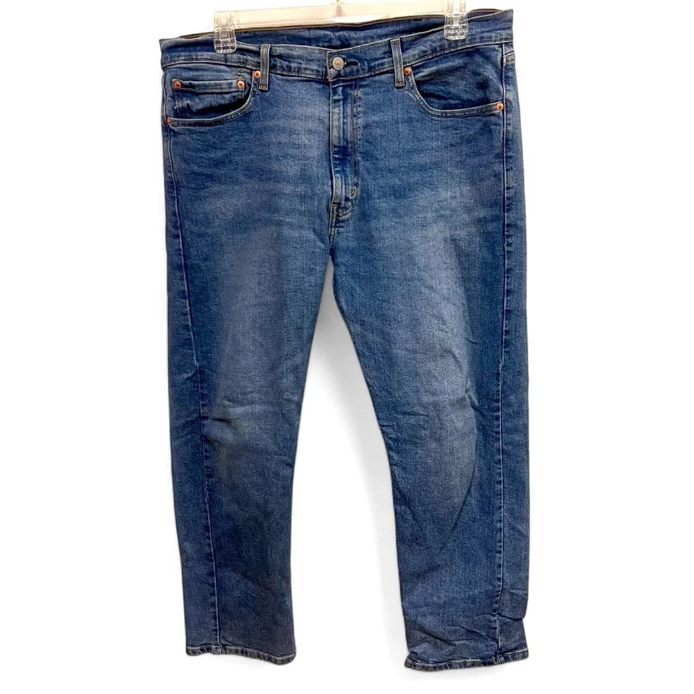 LEVI'S 505 straight leg faded men’s jeans size 38 30
